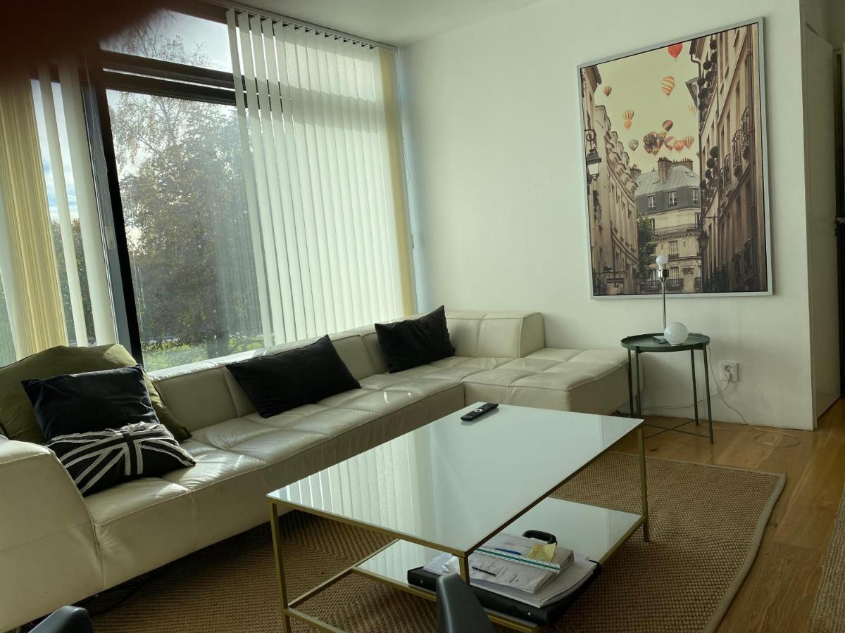 Exclusive 2 Level Etage Next To Arlanda-City Metro Стокгольм Экстерьер фото